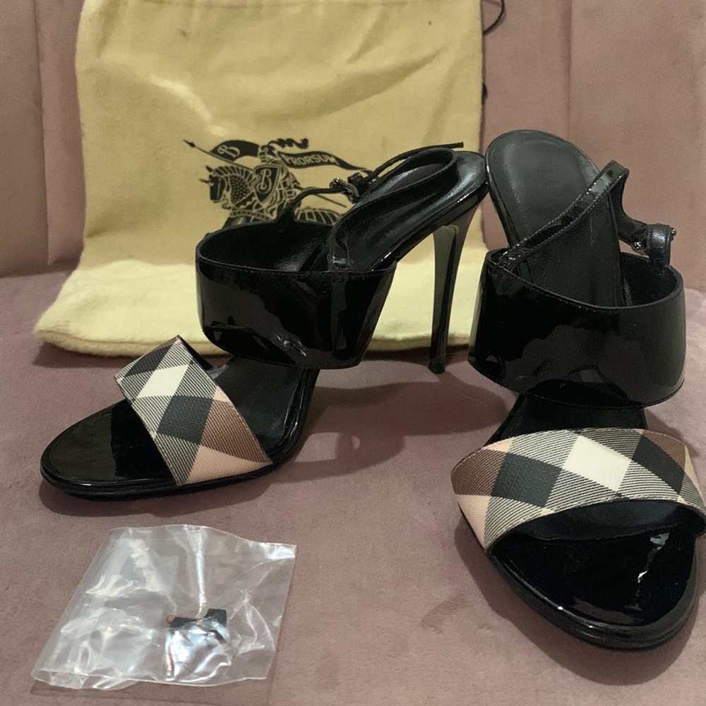 Authentic Burberry sandals